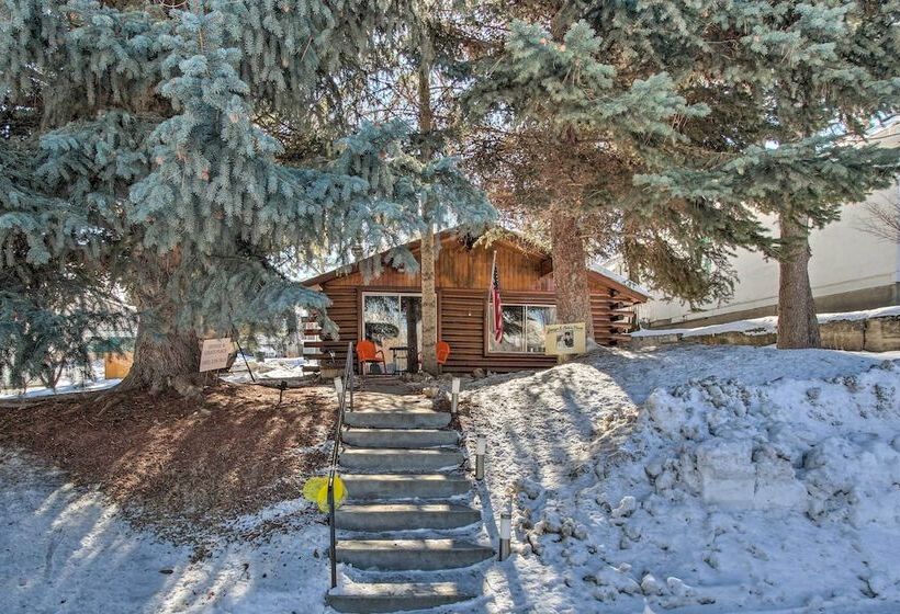 Walk To Lava Hot Springs Pools From Cozy Cabin!