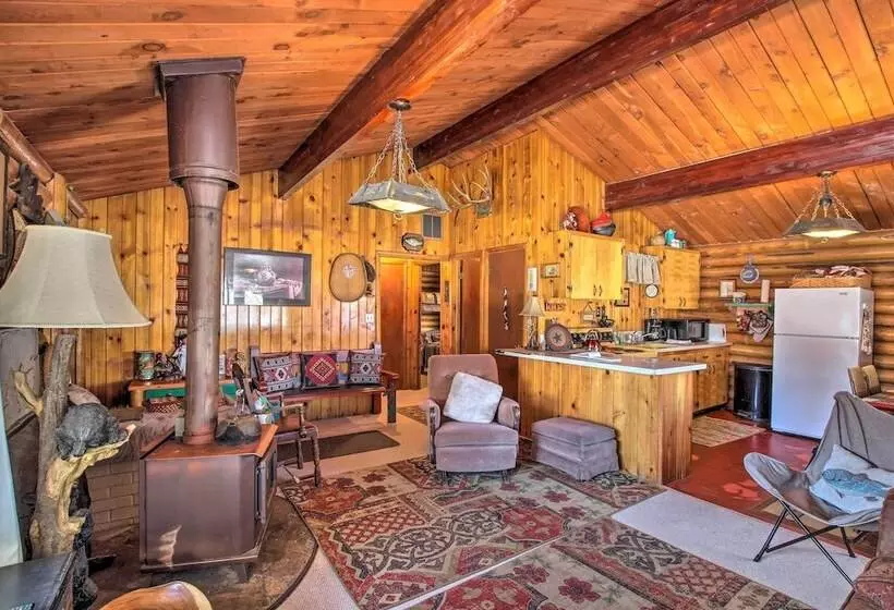 Walk To Lava Hot Springs Pools From Cozy Cabin!