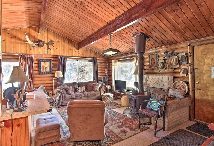 Walk To Lava Hot Springs Pools From Cozy Cabin!