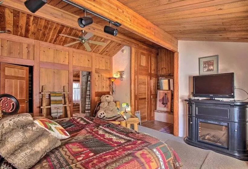 Walk To Lava Hot Springs Pools From Cozy Cabin!