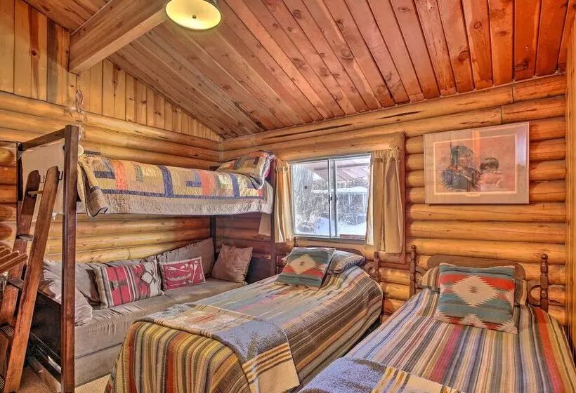 Walk To Lava Hot Springs Pools From Cozy Cabin!