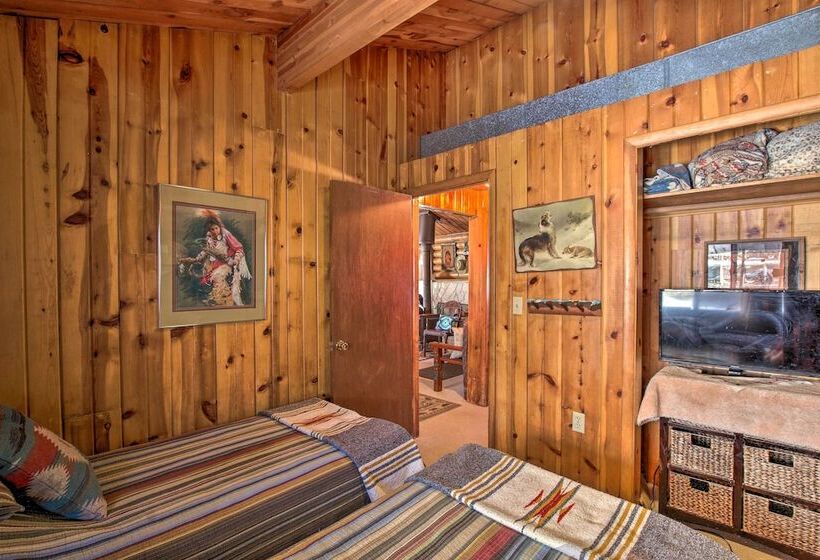 Walk To Lava Hot Springs Pools From Cozy Cabin!