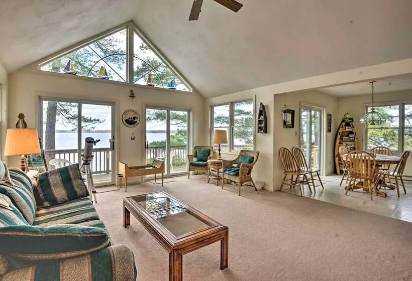 Waterfront Hammond Home W/ Grill + Boat Dock!