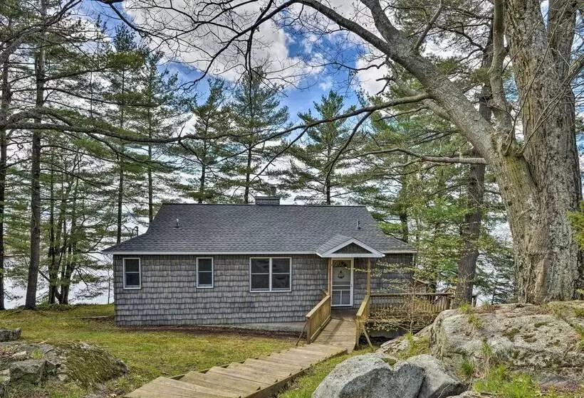 Waterfront Hammond Home W/ Grill + Boat Dock!