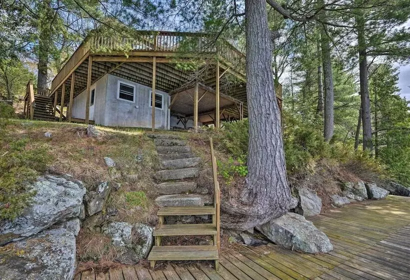 Waterfront Hammond Home W/ Grill + Boat Dock!