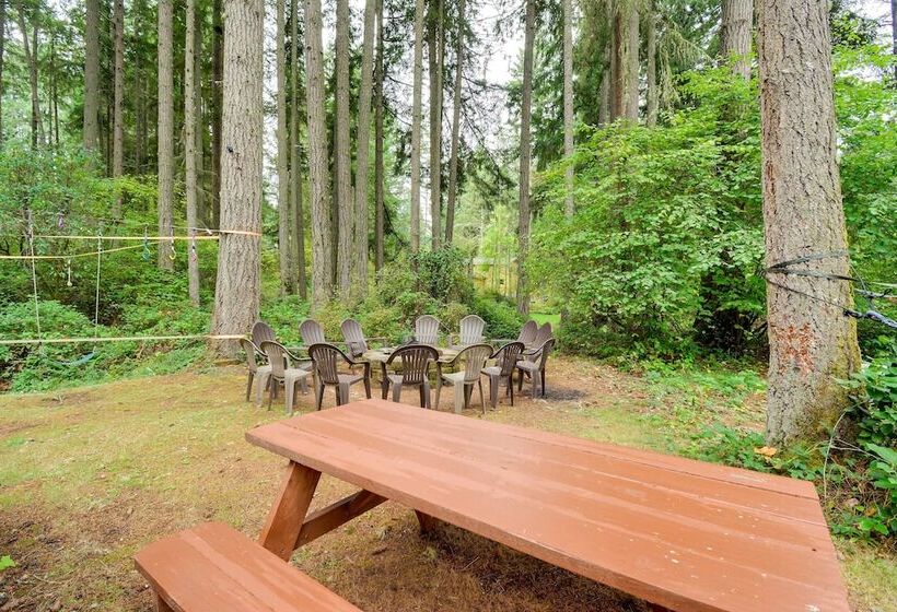 Anderson Island Home W/ Hot Tub, Near Beaches