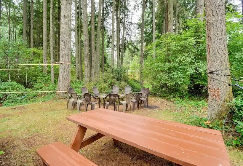 Anderson Island Home W/ Hot Tub, Near Beaches