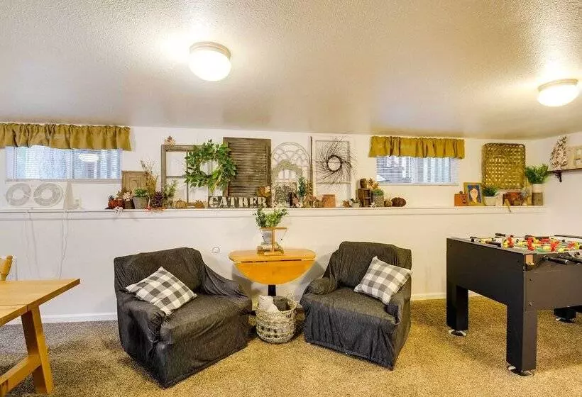 Anderson Island Home W/ Hot Tub, Near Beaches