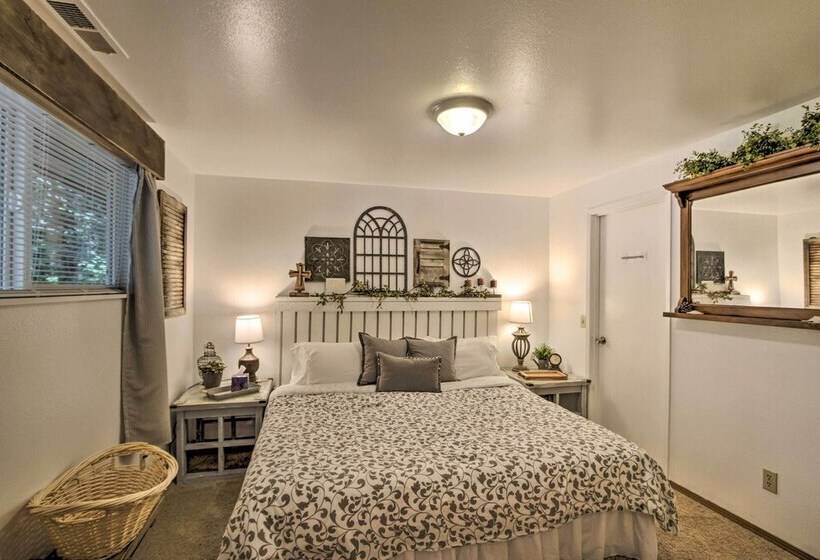 Anderson Island Home W/ Hot Tub, Near Beaches