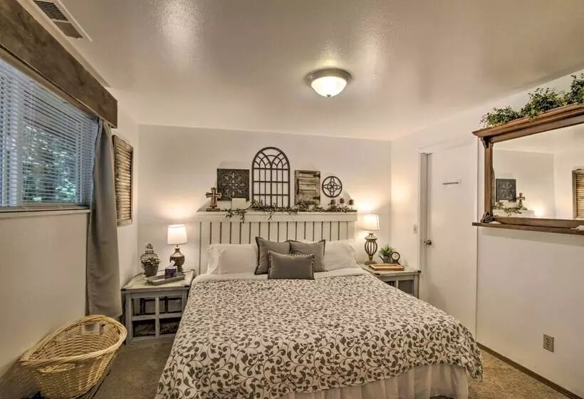 Anderson Island Home W/ Hot Tub, Near Beaches