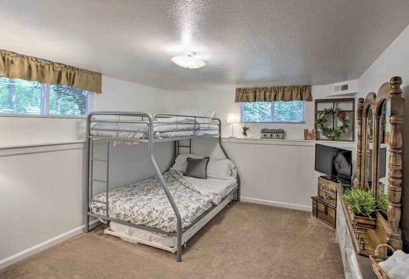 Anderson Island Home W/ Hot Tub, Near Beaches