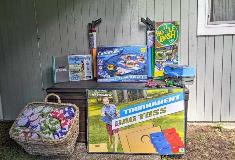 Anderson Island Home W/ Hot Tub, Near Beaches