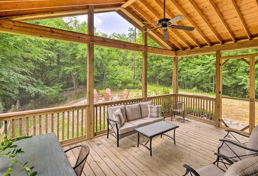 Baxter Hideaway: Screened Porch, Lake Views!