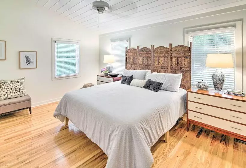 Baxter Hideaway: Screened Porch, Lake Views!