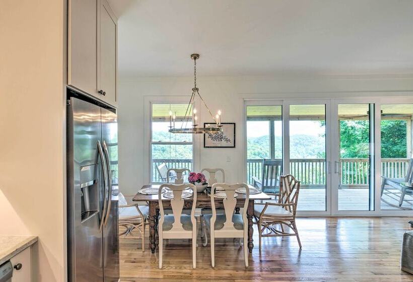 Baxter Hideaway: Screened Porch, Lake Views!