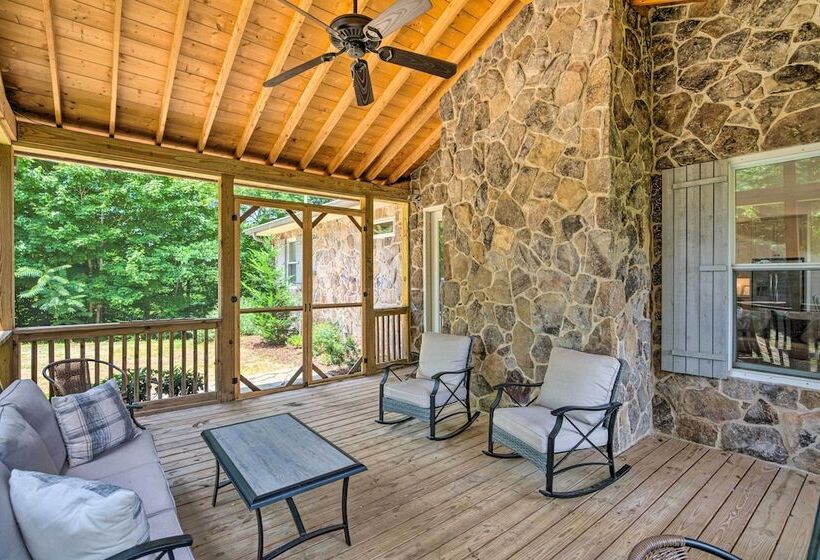 Baxter Hideaway: Screened Porch, Lake Views!