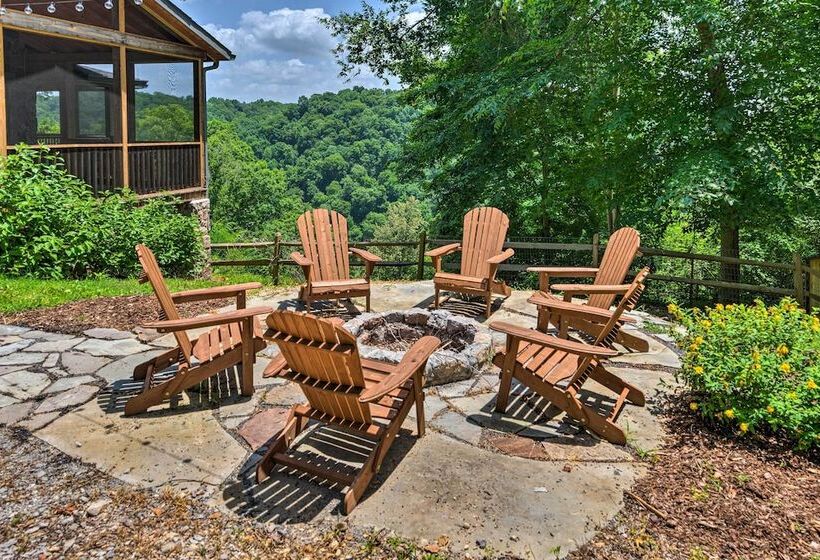 Baxter Hideaway: Screened Porch, Lake Views!