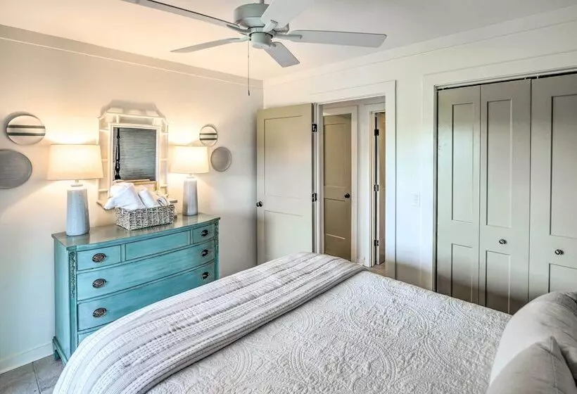 Baxter Hideaway: Screened Porch, Lake Views!