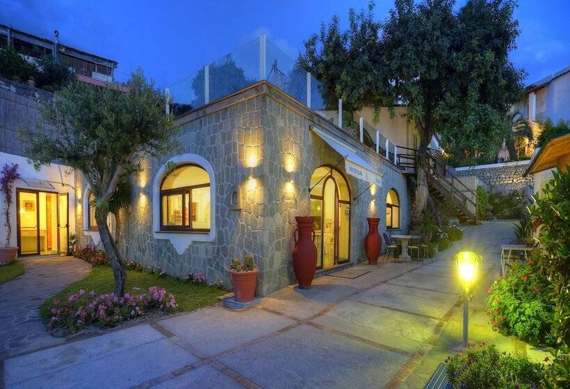 住宿加早餐  Forio  Ischia With A Breathtaking View Of Citara For 6 In Communicating Rooms