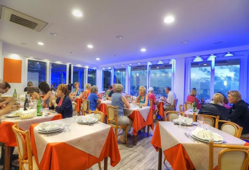 ベッドアンドブレックファースト Forio  Ischia With A Breathtaking View Of Citara For 6 In Communicating Rooms