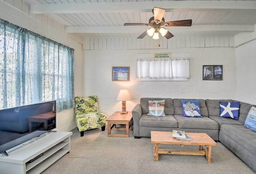 Steps To Ocean: Breezy Myrtle Beach Bungalow!