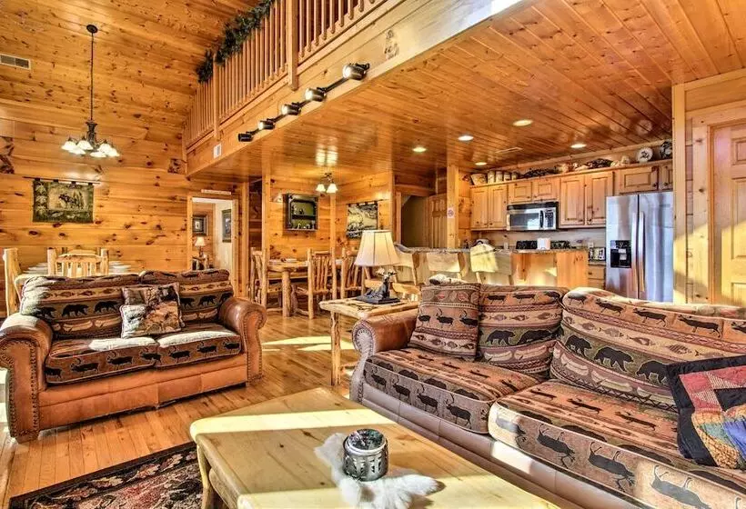 Cabin W/ Breathtaking Views, Pool Access & Theater