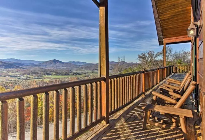 Cabin W/ Breathtaking Views, Pool Access & Theater