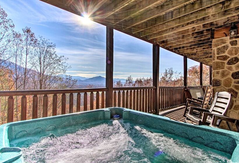 Cabin W/ Breathtaking Views, Pool Access & Theater