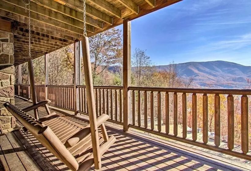 Cabin W/ Breathtaking Views, Pool Access & Theater