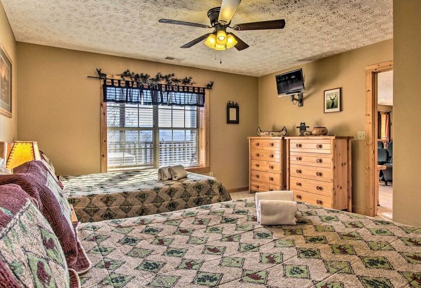 Cabin W/ Breathtaking Views, Pool Access & Theater