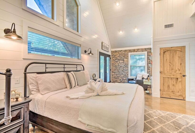 Broken Bow Cabin W/ Hot Tub, Deer Spotting & More!