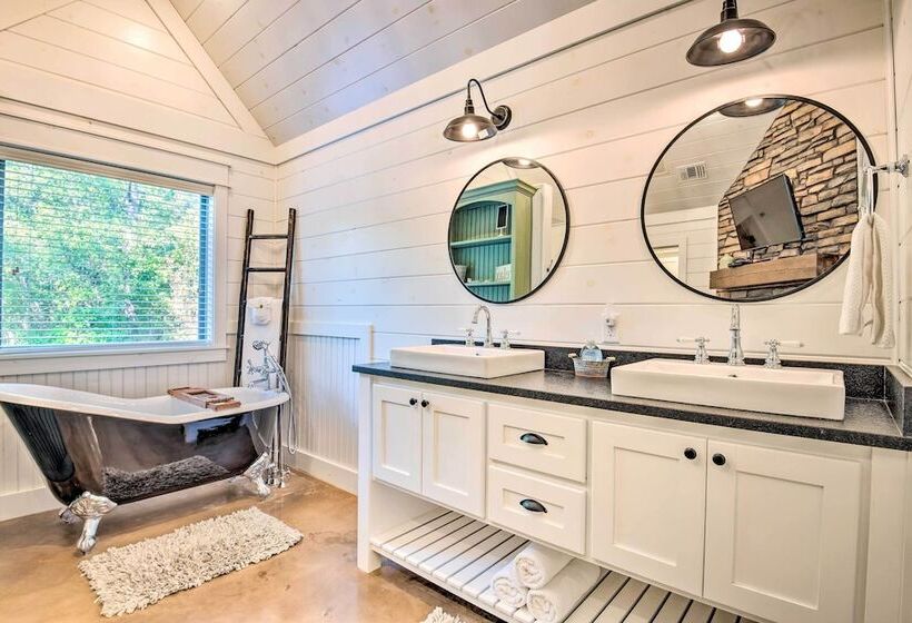 Broken Bow Cabin W/ Hot Tub, Deer Spotting & More!