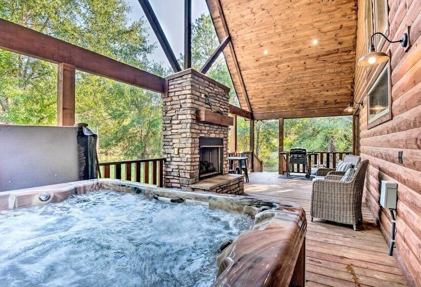 Broken Bow Cabin W/ Hot Tub, Deer Spotting & More!
