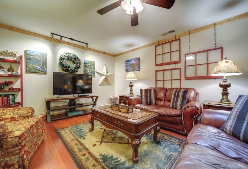 Campbell Retreat  In Maggie Valley W/ Deck!