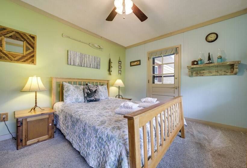 Campbell Retreat  In Maggie Valley W/ Deck!