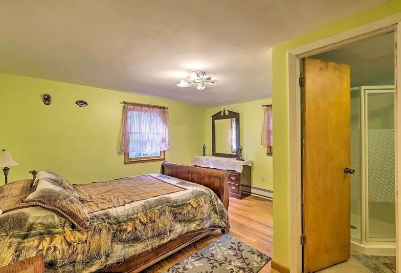 Catskill Mtn Home W/ Deck ~ 1 Miles To Zoom Flume!