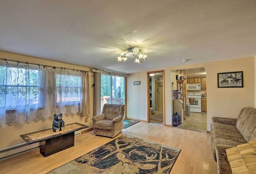 Catskill Mtn Home W/ Deck ~ 1 Miles To Zoom Flume!