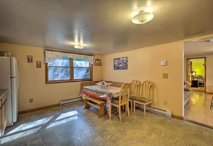 Catskill Mtn Home W/ Deck ~ 1 Miles To Zoom Flume!