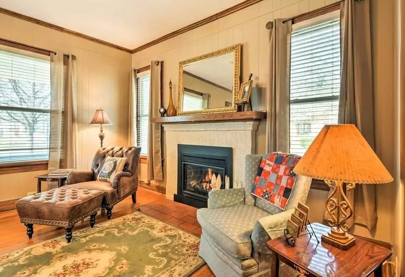 Charming Craftsman Home In Downtown Bartlesville!