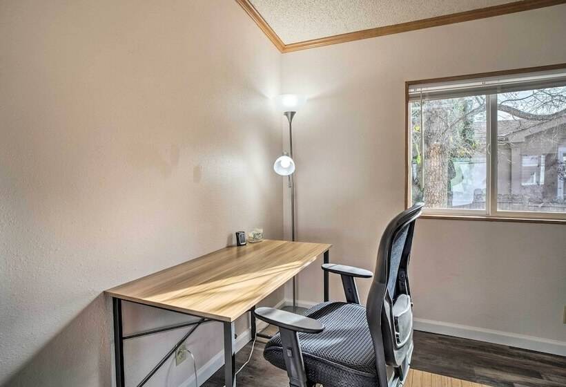 Charming Grants Pass Home W/ Large Backyard!