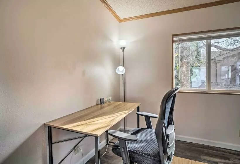 Charming Grants Pass Home W/ Large Backyard!