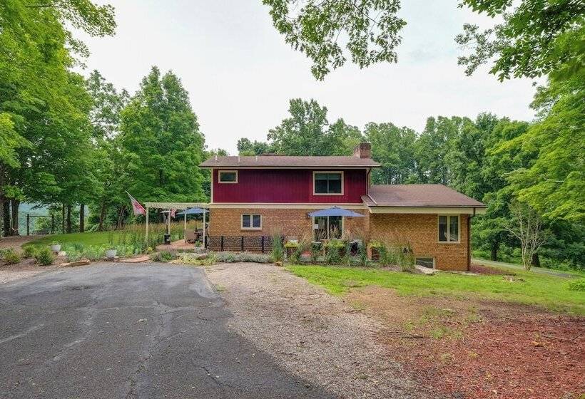 Christiansburg Home ~ 12 Mi To Virginia Tech!