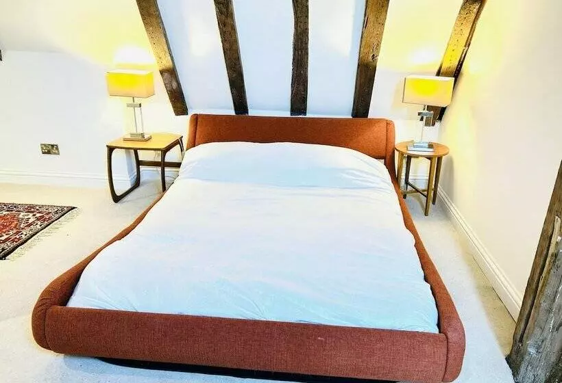 Historic Cottage Retreat In Petworth