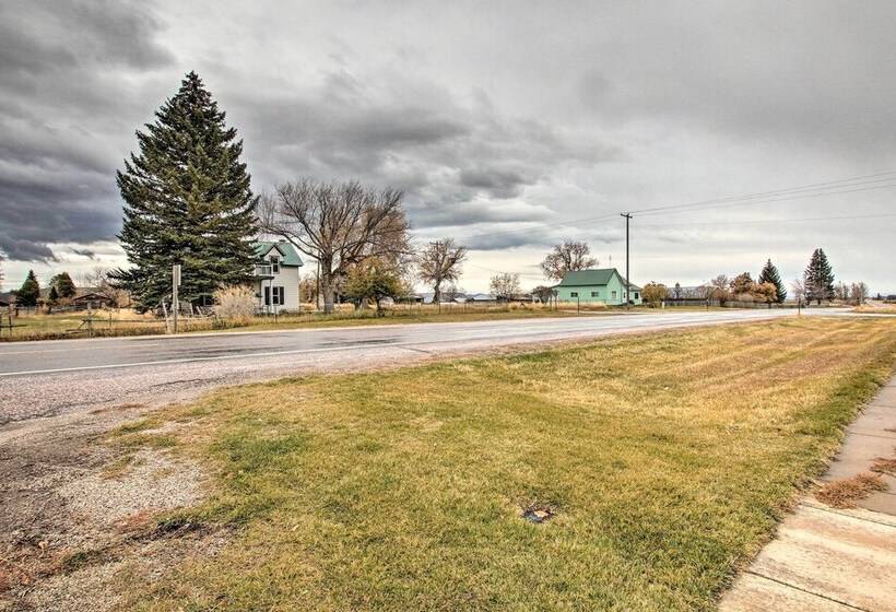 Cozy + Chic Abode ~ 11 Mi To Bloomington Lake