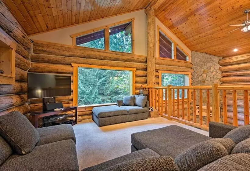 Riverfront Gold Bar Log Cabin Near Stevens Pass!