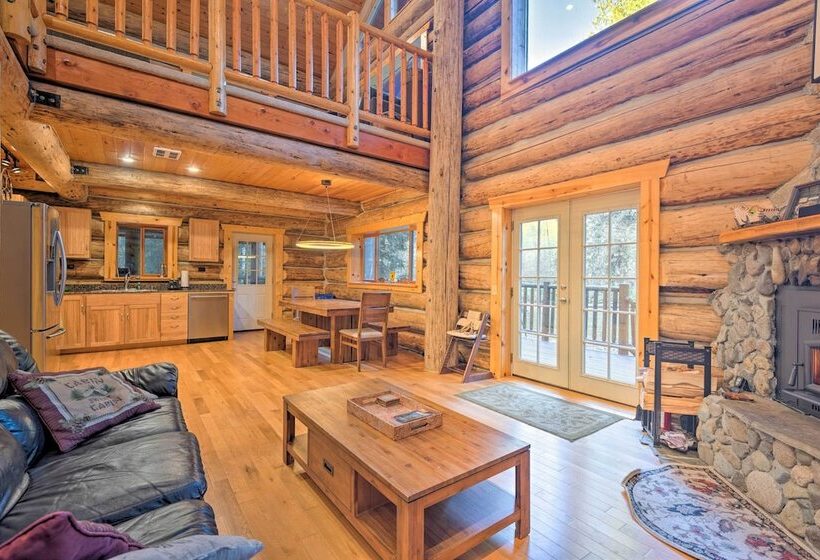 Riverfront Gold Bar Log Cabin Near Stevens Pass!