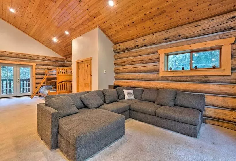 Riverfront Gold Bar Log Cabin Near Stevens Pass!