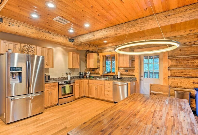 Riverfront Gold Bar Log Cabin Near Stevens Pass!