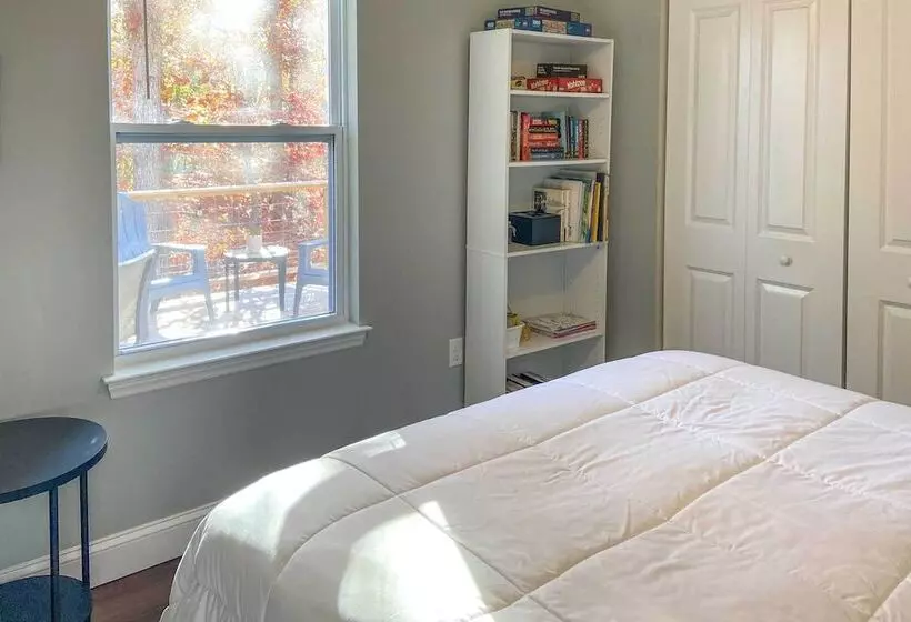 Smoky Mountains Leicester Home W/ Deck!