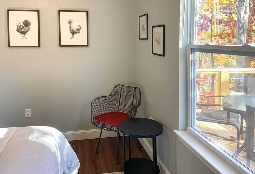 Smoky Mountains Leicester Home W/ Deck!